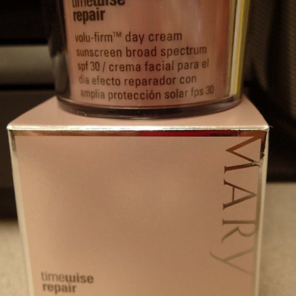 Mary Kay Timewise Repair Volu Firm Day Cream Sunscreen spf… - Picture 2 of 2
